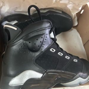 Gym shoes
